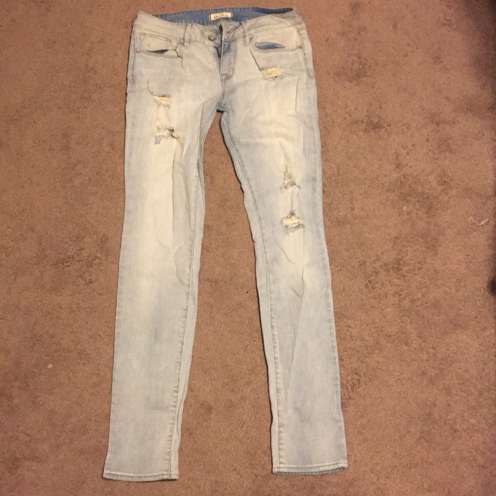 light wash ripped skinny jeans
